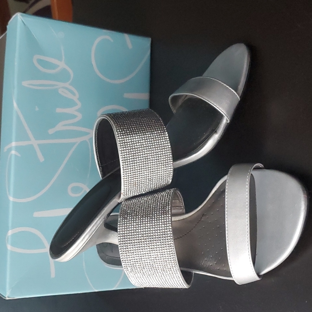 Life Stride Silver Vinci Flashy flex comfort heels rhinestone